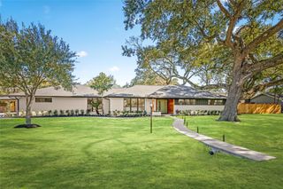 1513 S Lee Street, Alvin, TX 77511