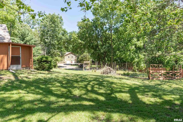 1102 N PARKWAY Drive, Pekin, IL 61554