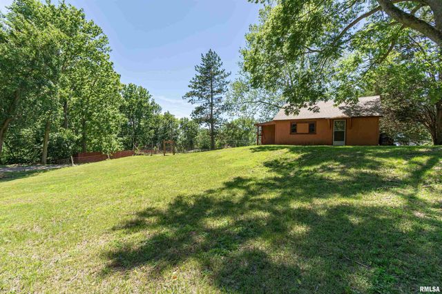 1102 N PARKWAY Drive, Pekin, IL 61554