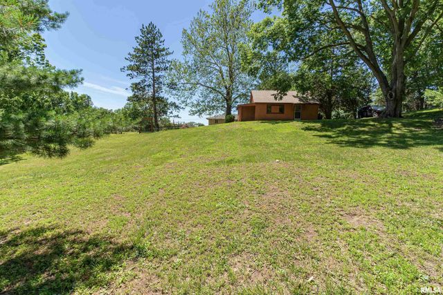 1102 N PARKWAY Drive, Pekin, IL 61554