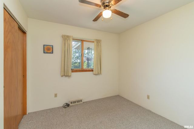 1102 N PARKWAY Drive, Pekin, IL 61554
