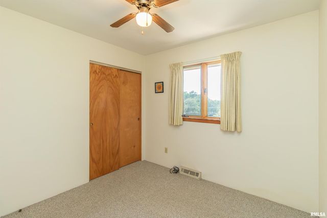 1102 N PARKWAY Drive, Pekin, IL 61554