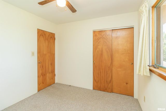 1102 N PARKWAY Drive, Pekin, IL 61554