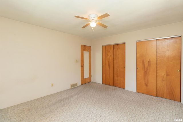 1102 N PARKWAY Drive, Pekin, IL 61554
