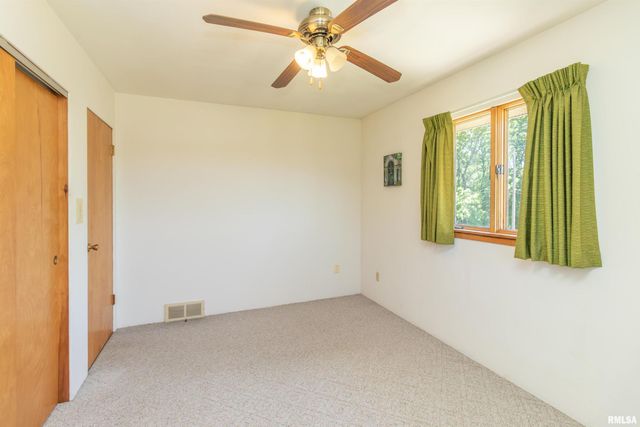 1102 N PARKWAY Drive, Pekin, IL 61554