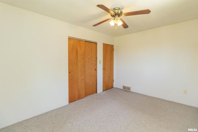 1102 N PARKWAY Drive, Pekin, IL 61554