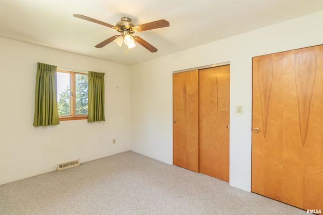 1102 N PARKWAY Drive, Pekin, IL 61554