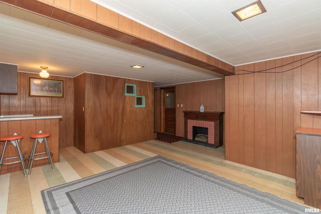1102 N PARKWAY Drive, Pekin, IL 61554