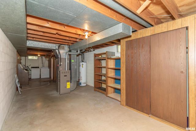 1102 N PARKWAY Drive, Pekin, IL 61554