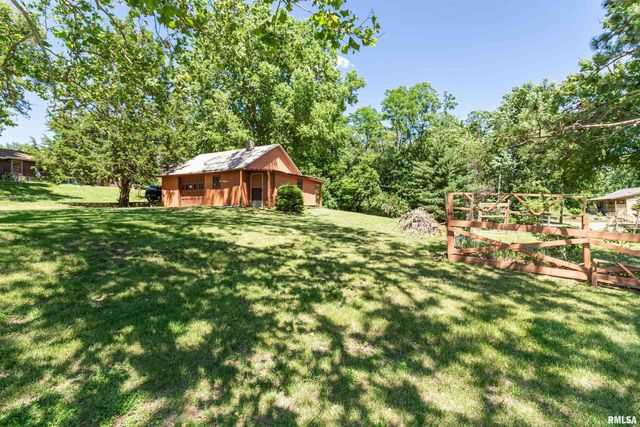 1102 N PARKWAY Drive, Pekin, IL 61554
