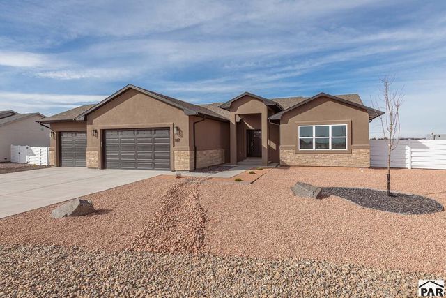 787 N Edgewater Dr, Pueblo West, CO 81007