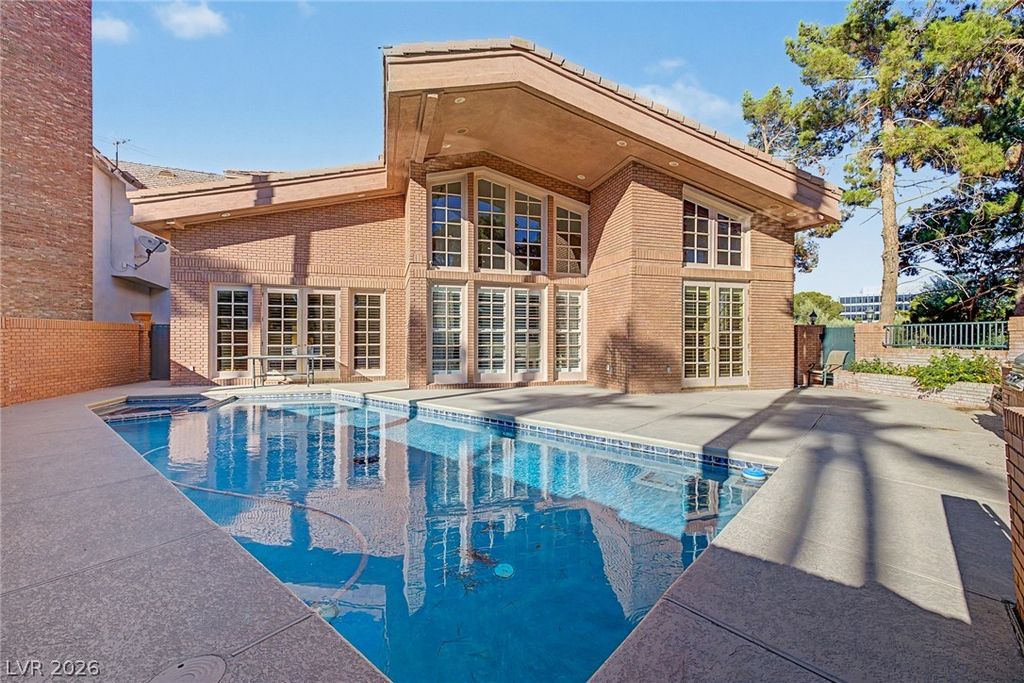 1105 Broadmoor Avenue, Las Vegas, NV 89109 — photo 2