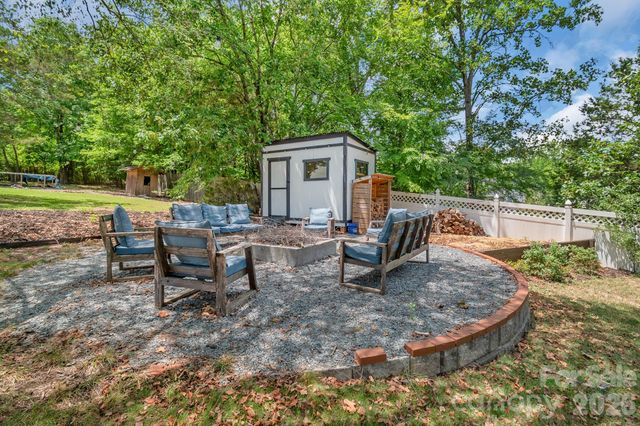 12328 Sandringham Place, Charlotte, NC 28262