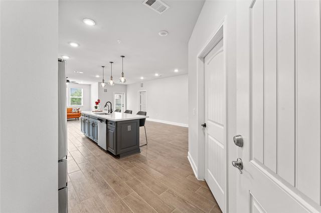 6804 Westview Drive 3103, Houston, TX 77055