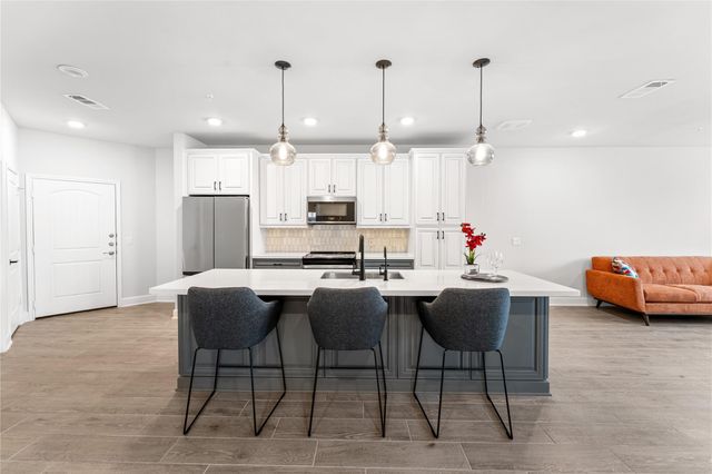 6804 Westview Drive 3103, Houston, TX 77055