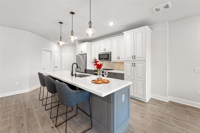 6804 Westview Drive 3103, Houston, TX 77055