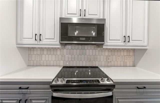 6804 Westview Drive 3103, Houston, TX 77055