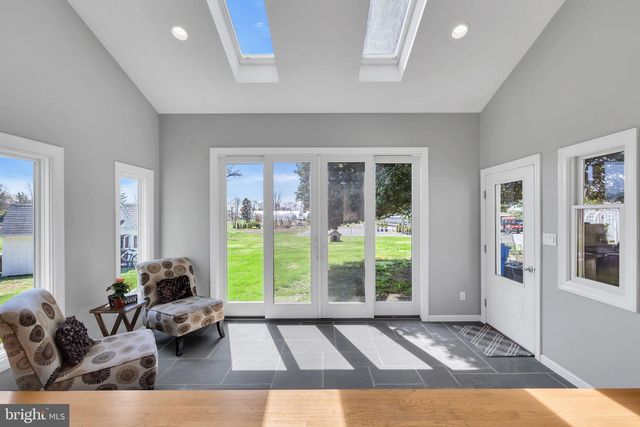 10 WOOSAMONSA RD, Pennington, NJ 08534