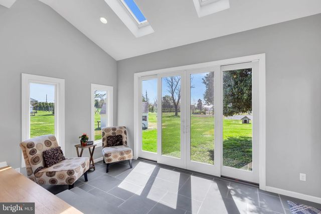 10 WOOSAMONSA RD, Pennington, NJ 08534