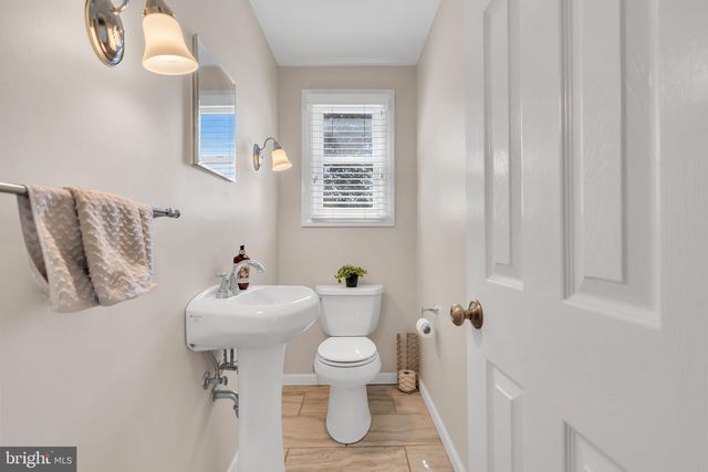 10 WOOSAMONSA RD, Pennington, NJ 08534