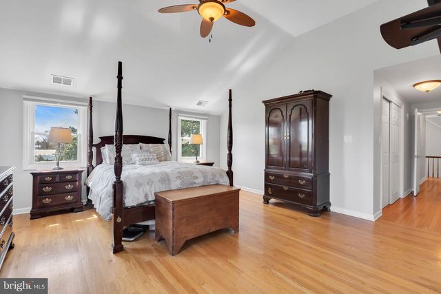 10 WOOSAMONSA RD, Pennington, NJ 08534