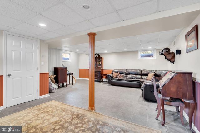 10 WOOSAMONSA RD, Pennington, NJ 08534