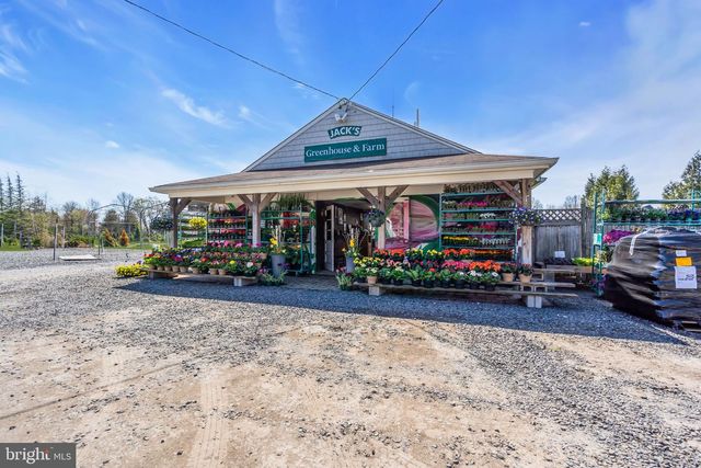 10 WOOSAMONSA RD, Pennington, NJ 08534