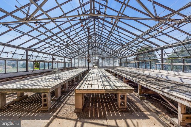 10 WOOSAMONSA RD, Pennington, NJ 08534