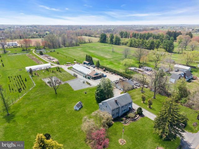 10 WOOSAMONSA RD, Pennington, NJ 08534