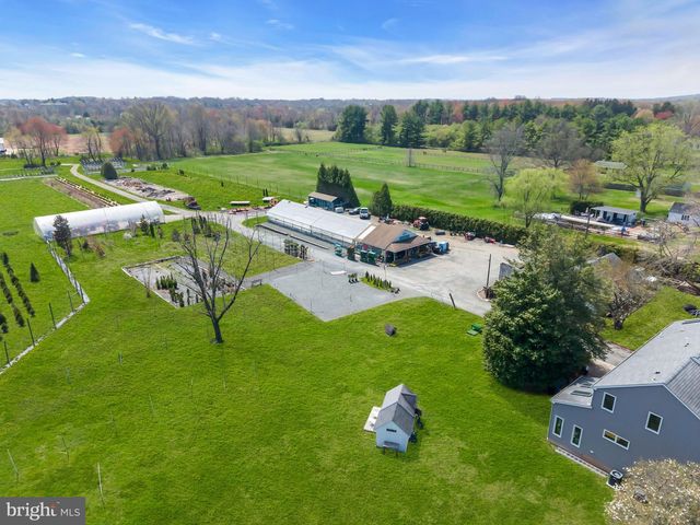 10 WOOSAMONSA RD, Pennington, NJ 08534