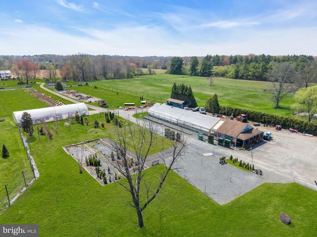 10 WOOSAMONSA RD, Pennington, NJ 08534