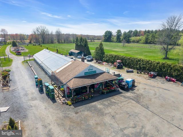 10 WOOSAMONSA RD, Pennington, NJ 08534