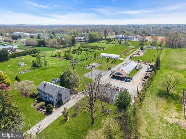10 WOOSAMONSA RD, Pennington, NJ 08534