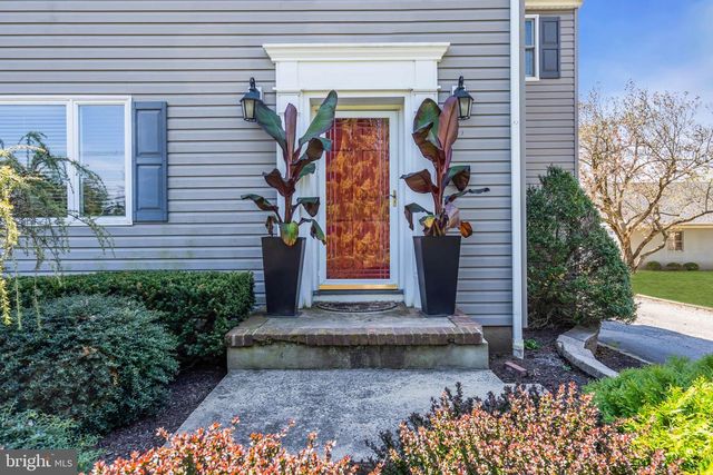 10 WOOSAMONSA RD, Pennington, NJ 08534