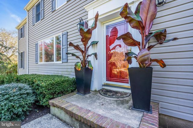 10 WOOSAMONSA RD, Pennington, NJ 08534