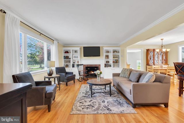 10 WOOSAMONSA RD, Pennington, NJ 08534