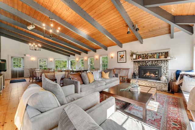 54 Red Clover Lane, Mendon, VT 05701