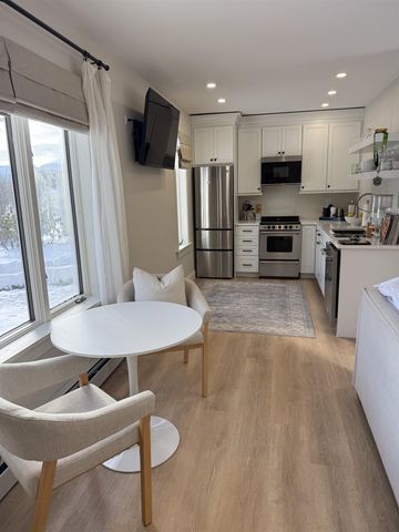 54 Red Clover Lane, Mendon, VT 05701