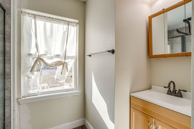 6549 Meinen Lake Road, Grandview, TX 76050