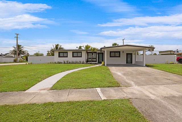 421 FONTANA Drive, Palm Springs, FL 33461