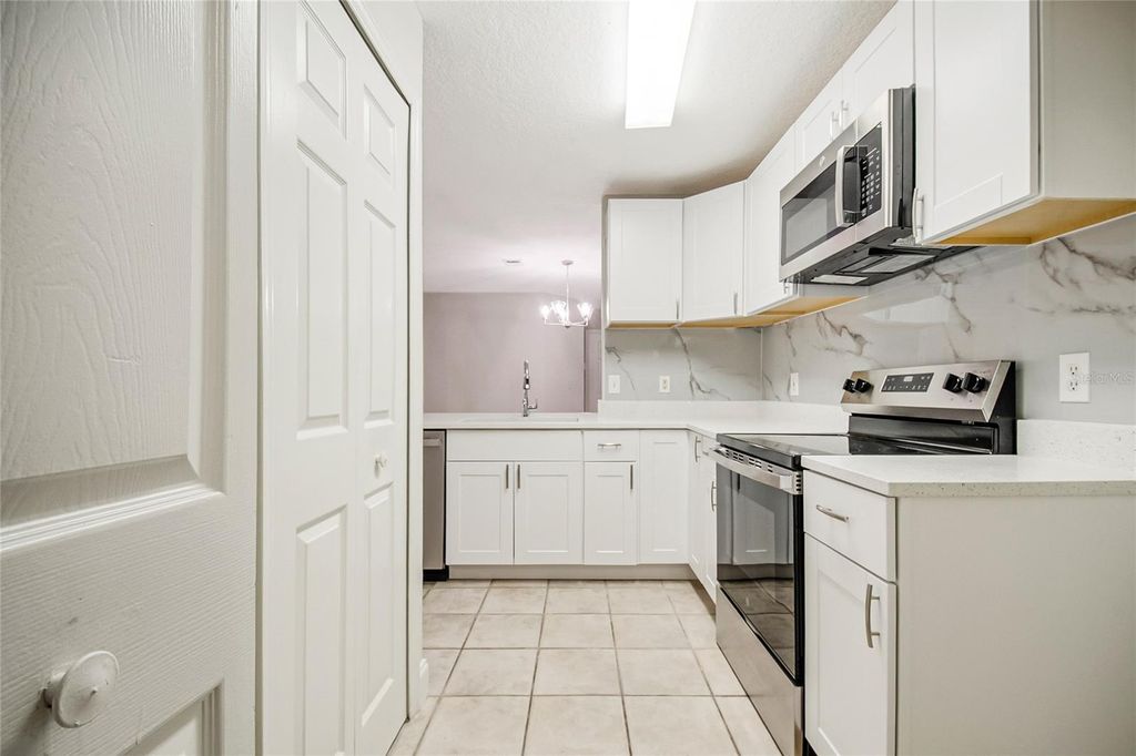 Image 11 of property listing at 7511 SEURAT STREET 10102, Orlando, FL 32819