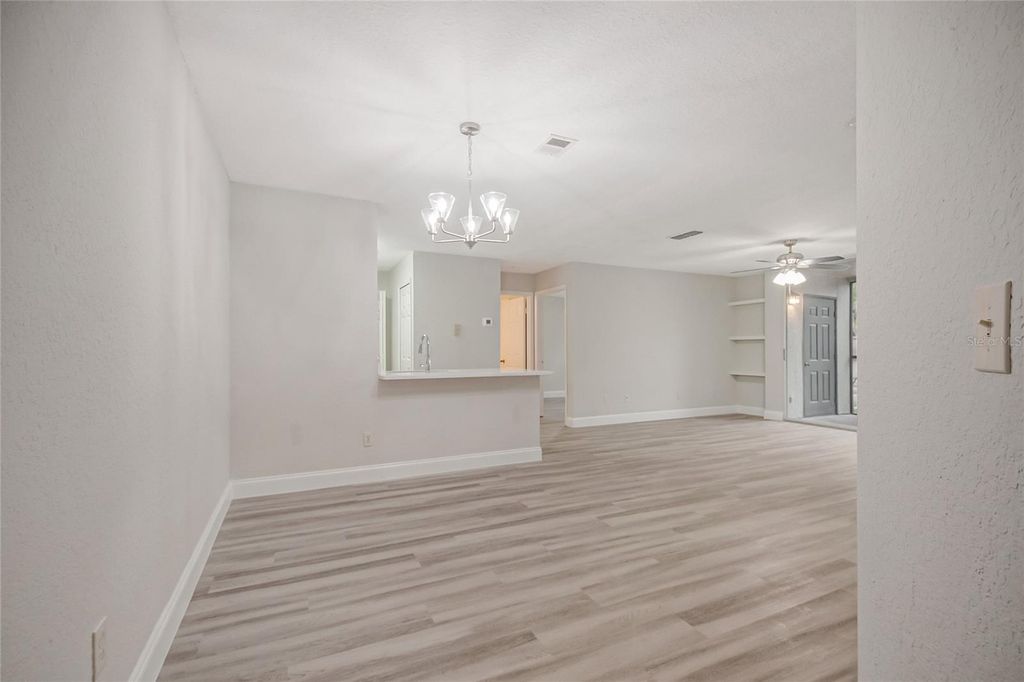 Image 3 of property listing at 7511 SEURAT STREET 10102, Orlando, FL 32819