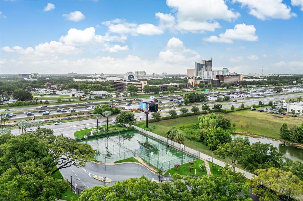 Image 34 of property listing at 7511 SEURAT STREET 10102, Orlando, FL 32819