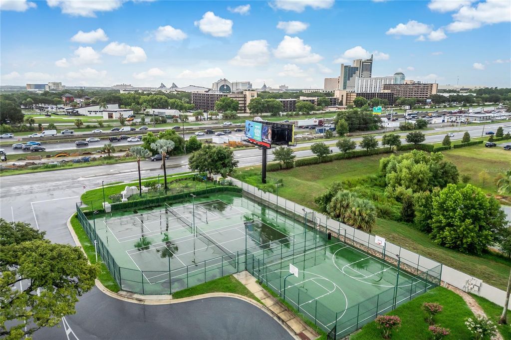 Image 35 of property listing at 7511 SEURAT STREET 10102, Orlando, FL 32819
