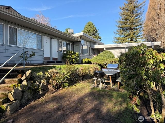 2109 W Raye Street, Seattle, WA 98199