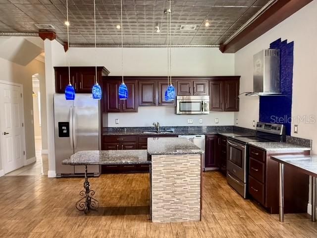 2300 THE OAKS BOULEVARD, Kissimmee, FL 34746