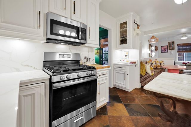 1305 Postoffice, Galveston, TX 77550