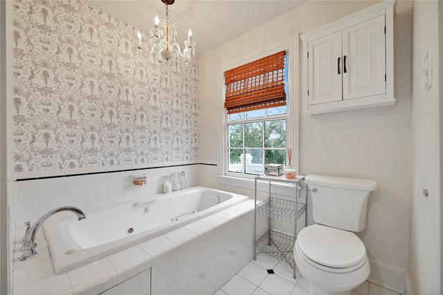 1305 Postoffice, Galveston, TX 77550