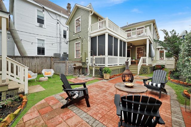 1305 Postoffice, Galveston, TX 77550