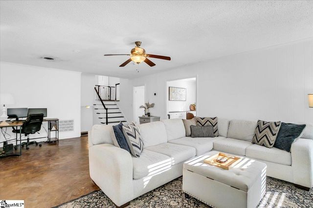 614 Gray Fox Square, Taylors, SC 29687